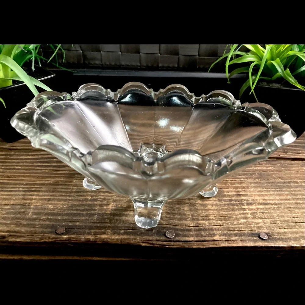 Vintage Colonial Pattern Cut Glass Footed Oval Jelly Dish